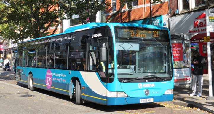 Arriva Shires Mercedes Citaro 3915